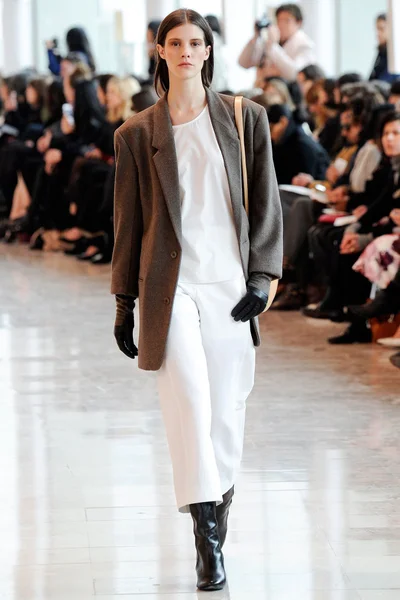 Look 17